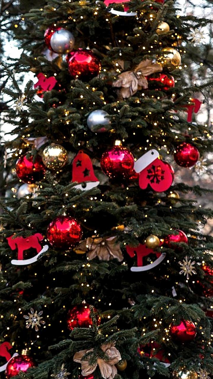 Россияне оценивают уходящий 2025 год: надежды на лучшее и ожидания ухудшений в 2026