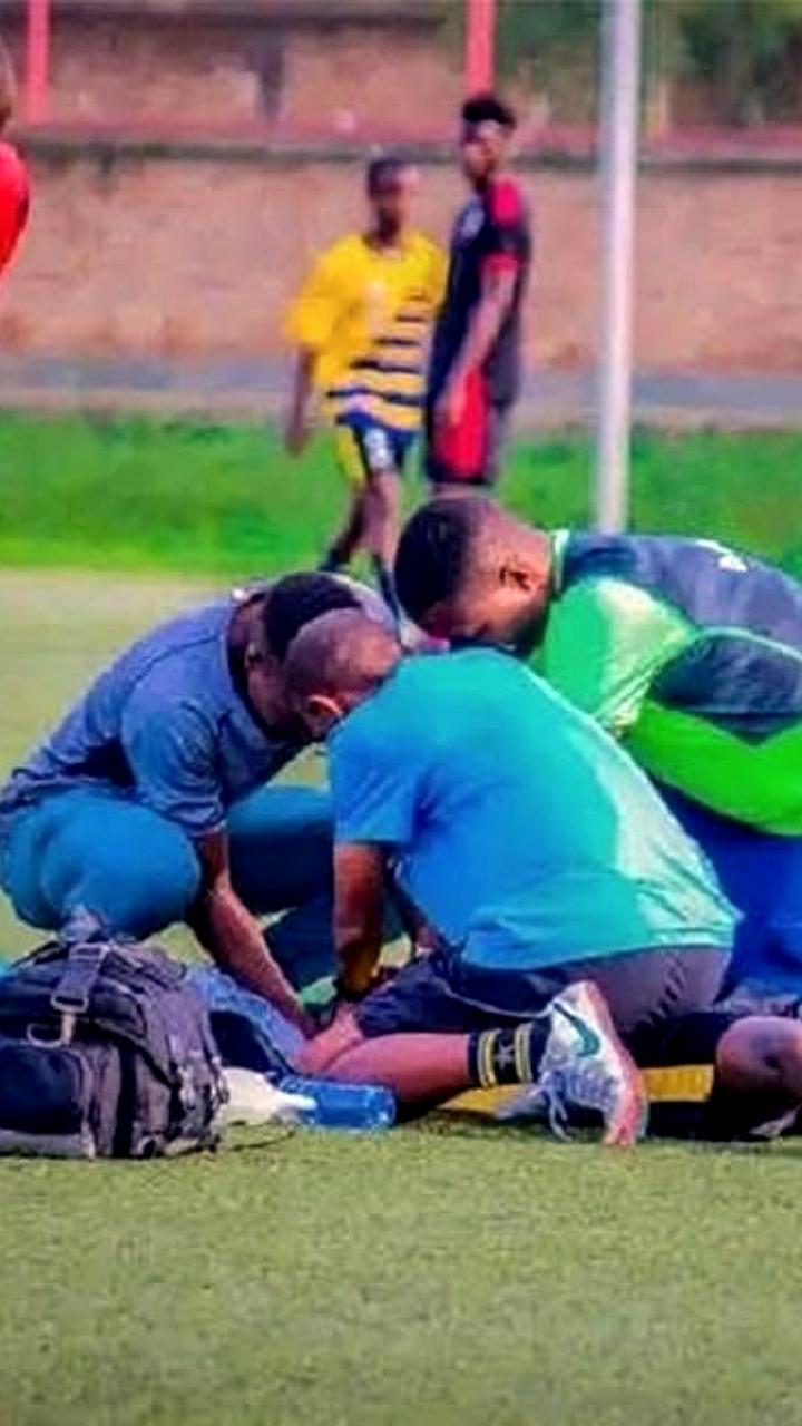 Футболист из Бурунди скончался во время матча после инцидента с монетой