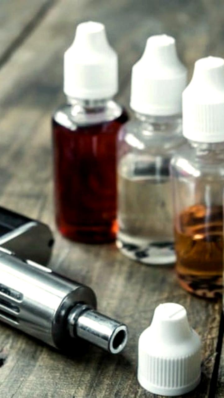 В Кыргызстане введен временный запрет на ввоз электронных сигарет и вейпов