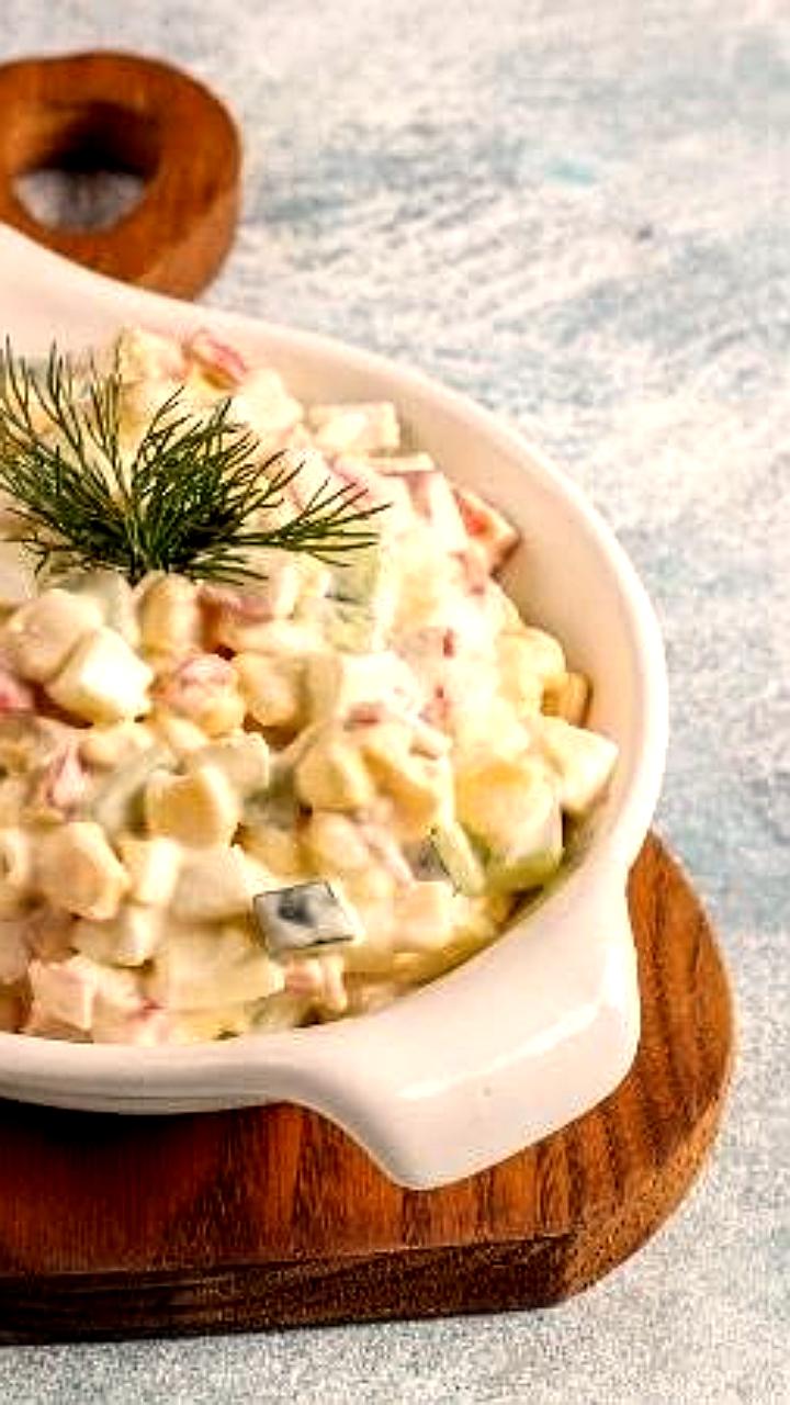 Эксперты предупреждают о рисках пищевых отравлений из-за новогодних салатов