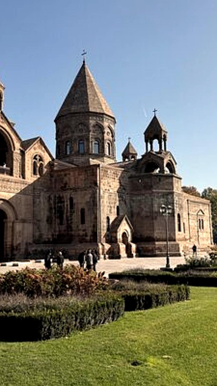 Кабмин Армении предлагает изменить права Церкви на земельные участки