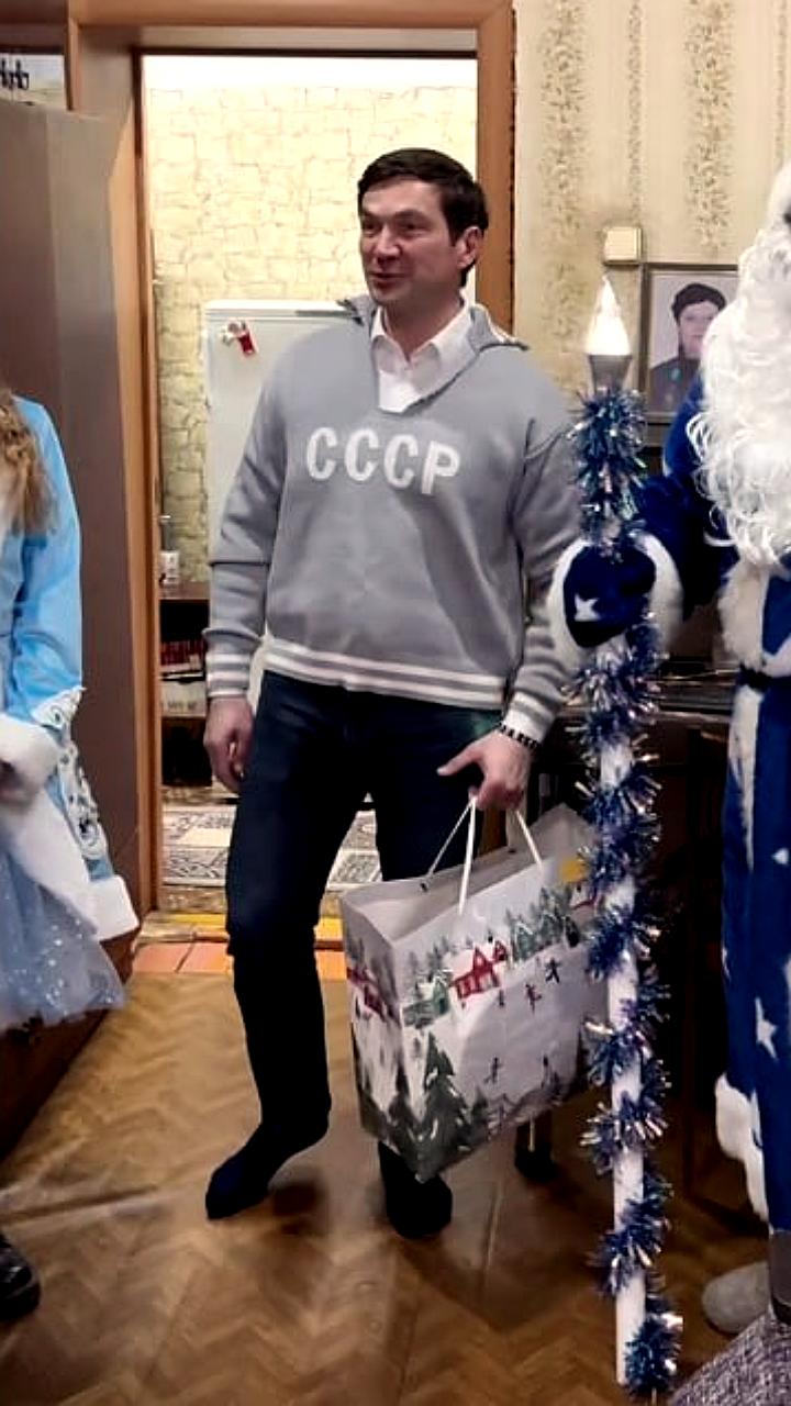 Акция 'Ёлка желаний' исполнила мечты детей в Минусинске и Челябинске