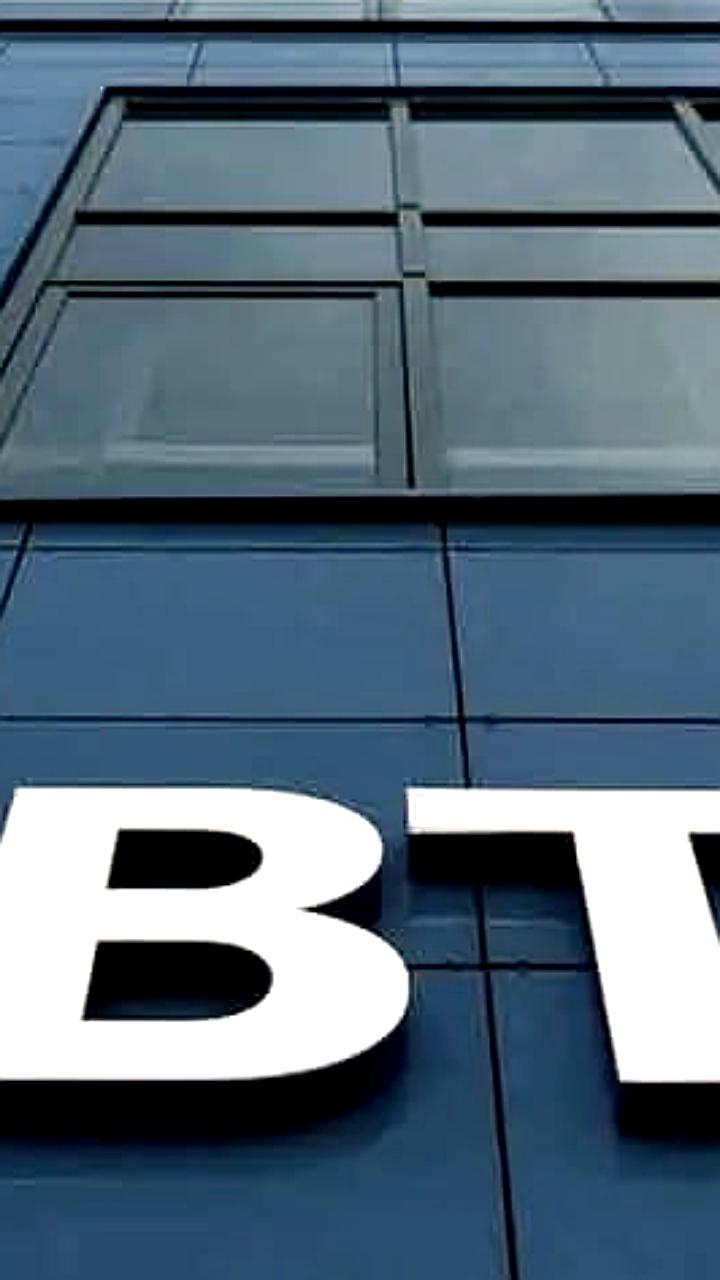 Банк ВТБ подтвердил прогноз прибыли на уровне 500 млрд рублей по итогам 2025 года