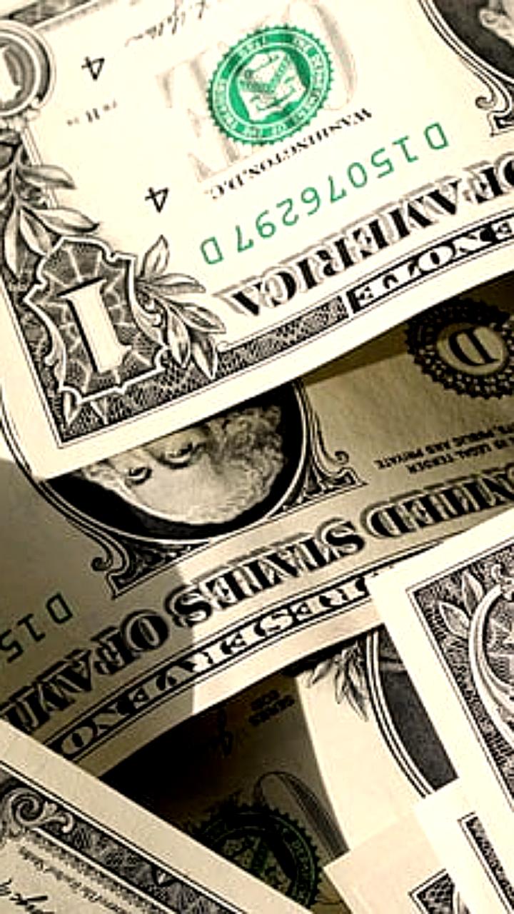 Прогноз экспертов: курс доллара вырастет до 96 рублей к концу 2026 года