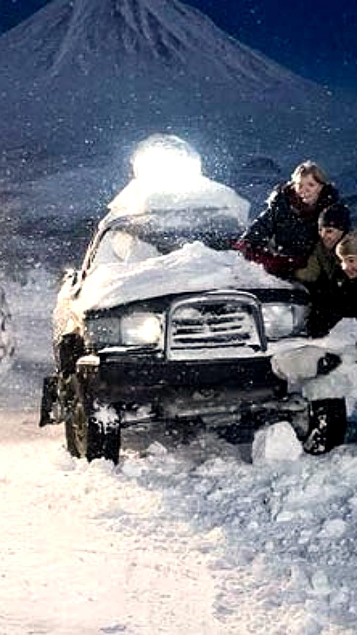 Камчатские спасатели успешно эвакуировали застрявших туристов у Авачинского вулкана