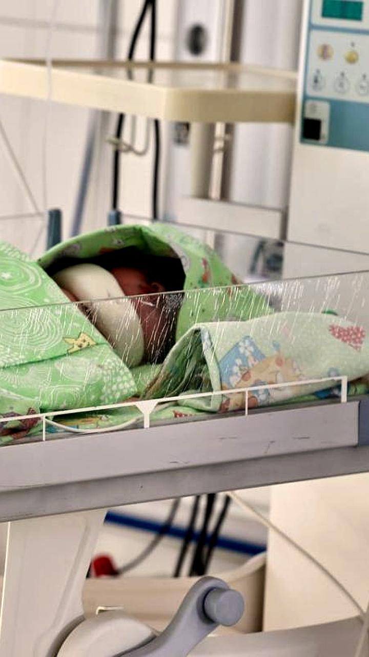 Челябинская жительница помогла родить незнакомке на заснеженной дороге