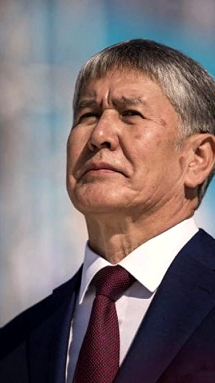 Президент Кыргызстана лишил Алмазбека Атамбаева государственных наград