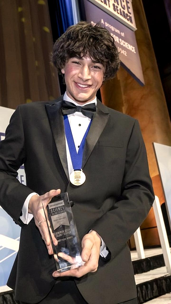 Школьник из США обнаружил 1,5 млн космических объектов и получил предложение от NASA