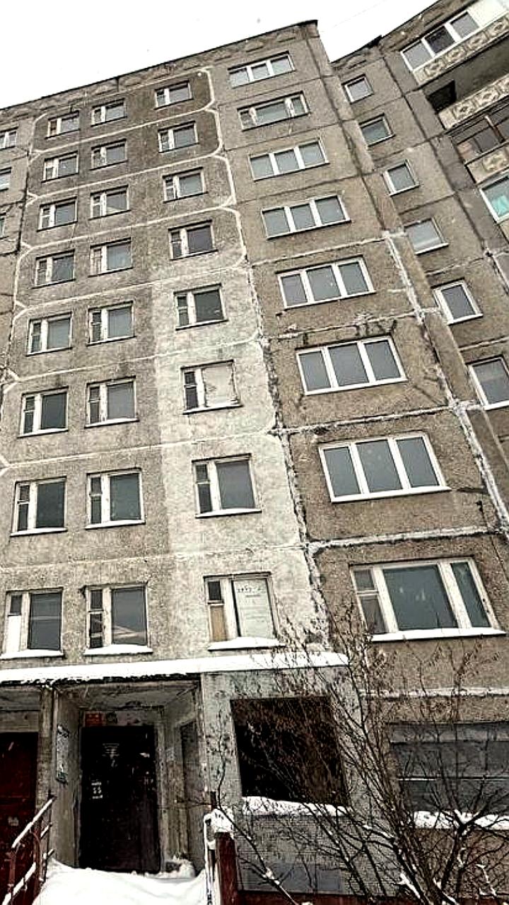 В Уфе начался демонтаж аварийного подъезда на улице Маршала Жукова