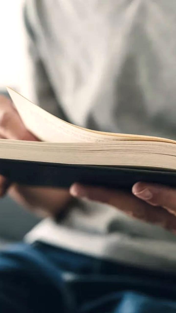 Россияне читают в среднем девять книг в год, согласно исследованию ВЦИОМ