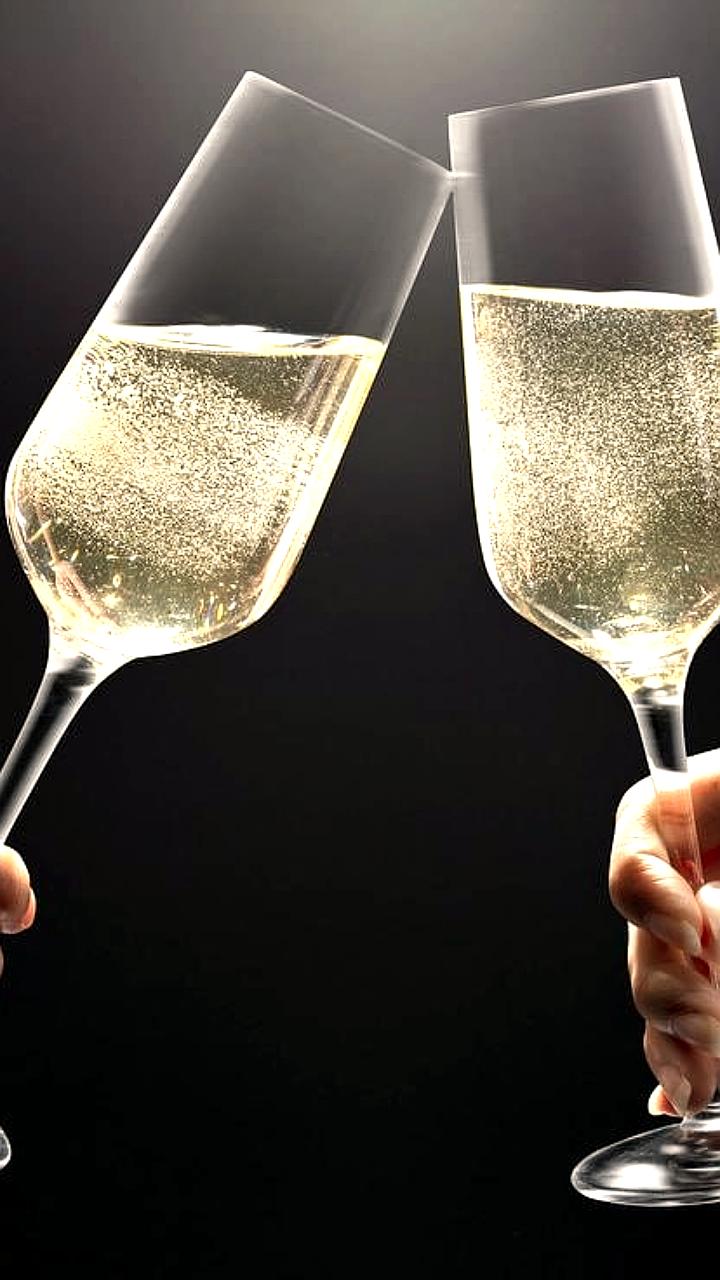 Экспорт российских игристых вин вырос на 30% за 11 месяцев 2025 года