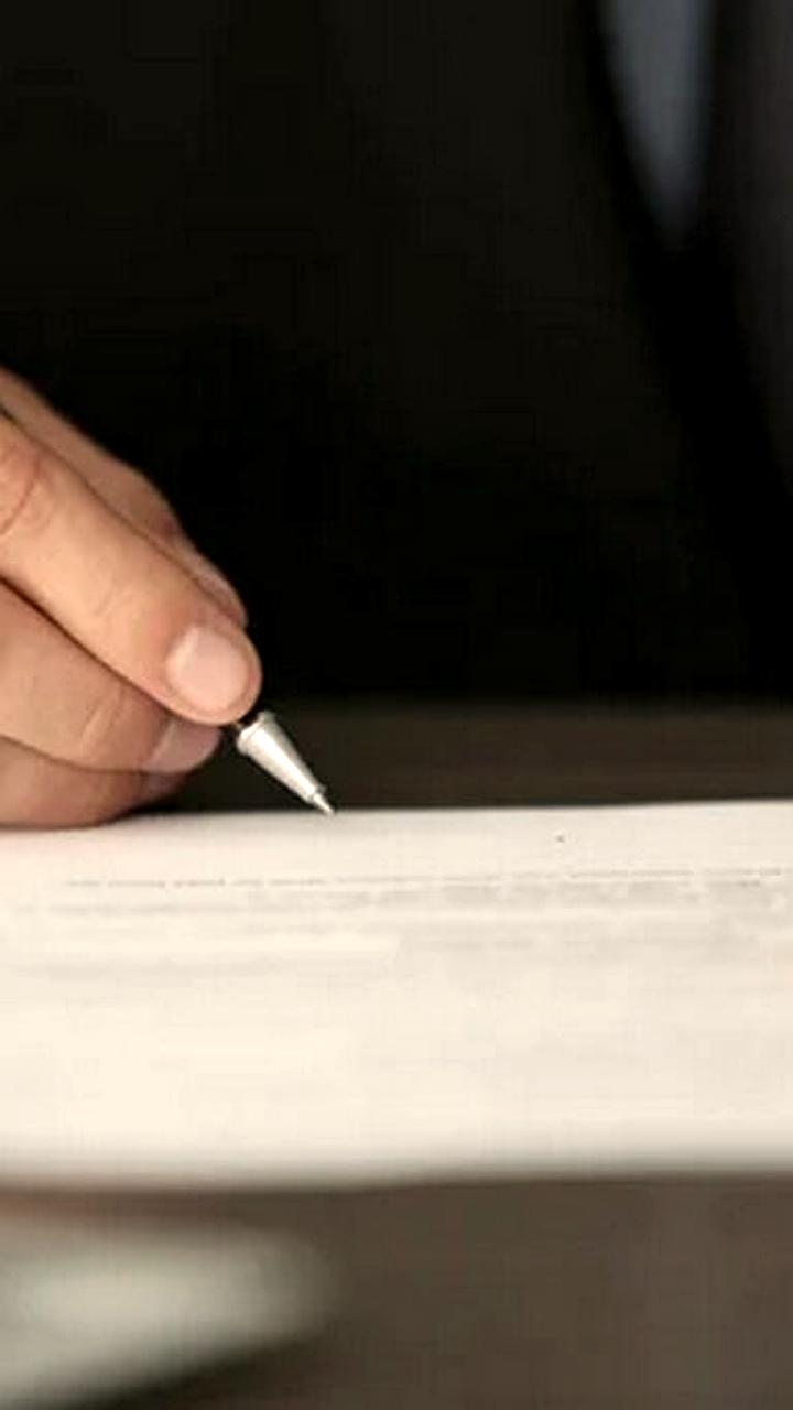 Президент Беларуси подписал указ о помиловании 22 человек