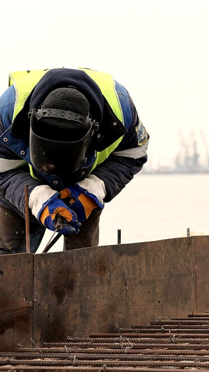 Роструд представил список самых востребованных профессий в России