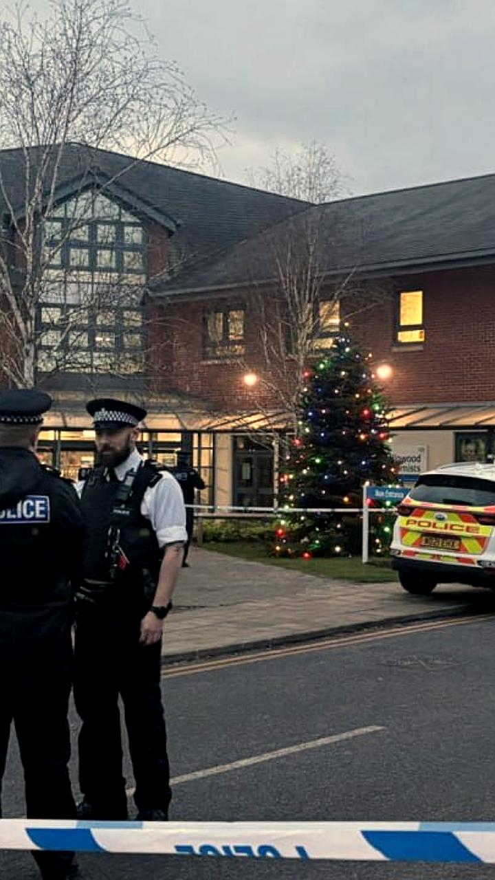 Афганский мигрант ранил пять человек в больнице Ньютон Ле Уиллоус