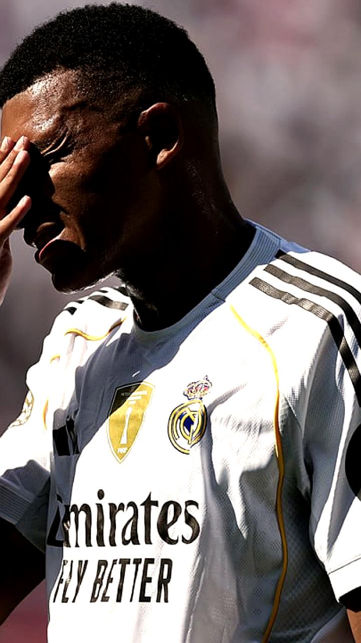 Килиан Мбаппе пропустит Суперкубок Испании из-за травмы колена