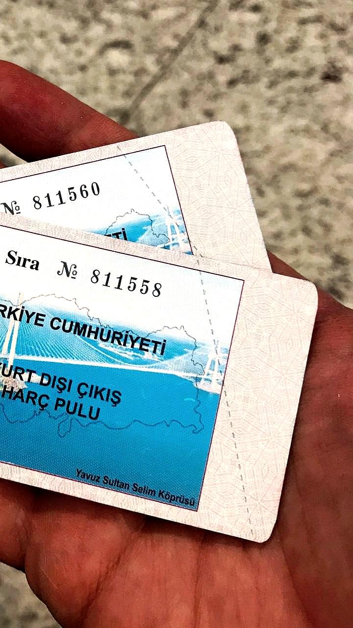 В Турции увеличены сборы за выезд и налоги на связь