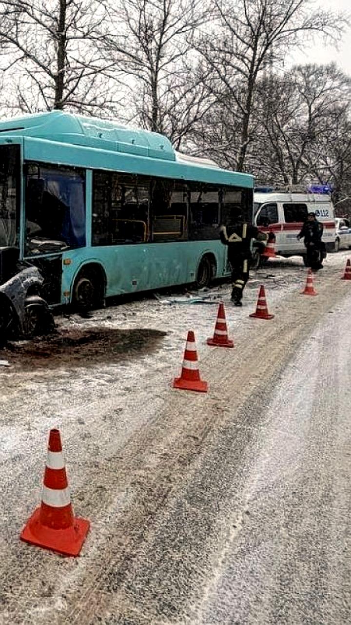Смертельное ДТП в Обнинске: столкновение легковушки и автобуса