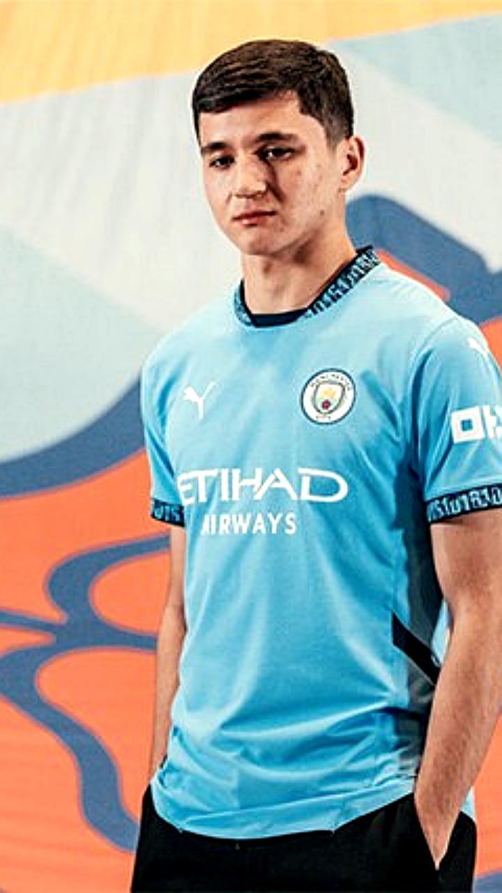 Абдукодир Хусанов признан лучшим молодым футболистом Азии 2025 года