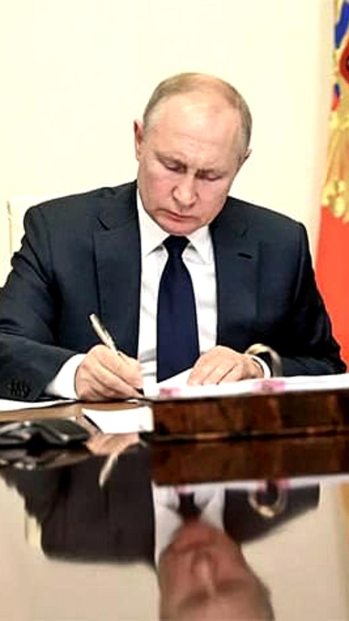 Путин поручил разработать план внедрения ИИ и решить демографические проблемы к 2026 году