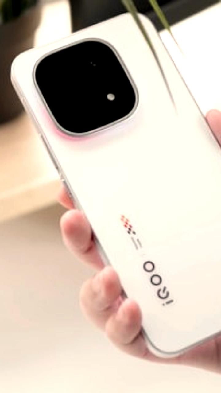 Представление флагмана iQOO 15 Ultra ожидается до китайского Нового года