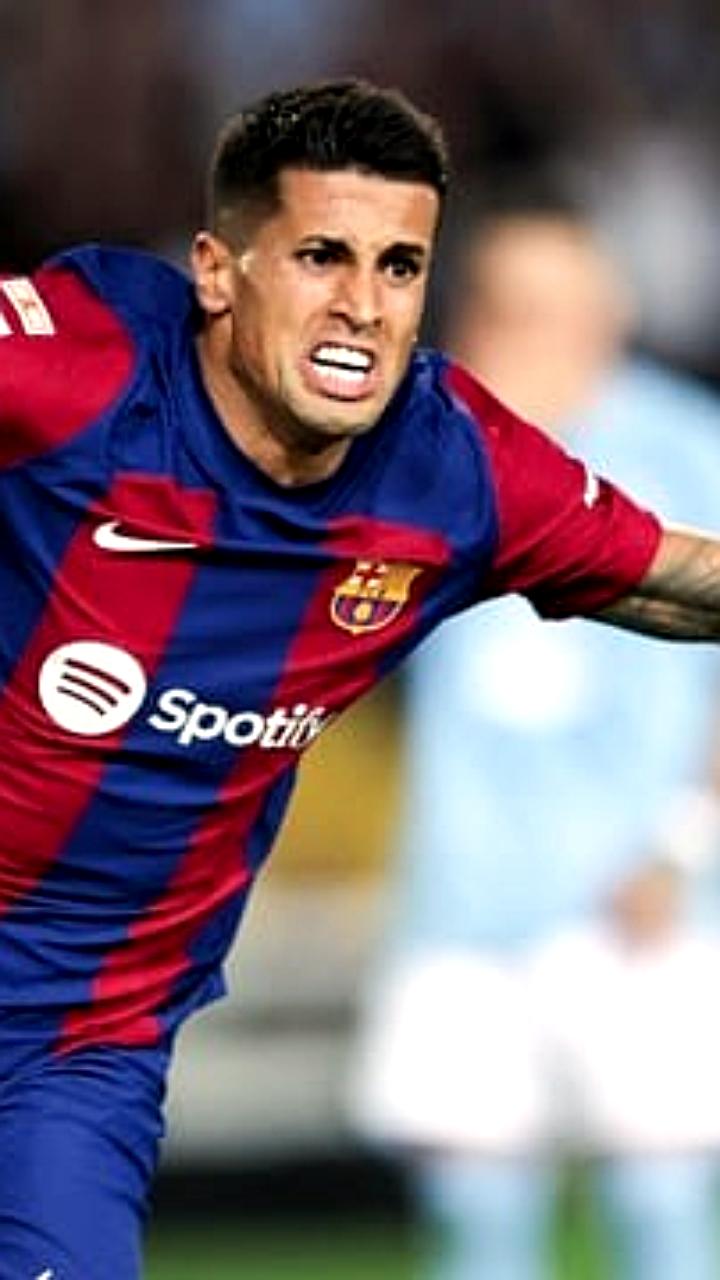 Жоау Канселу возвращается в Барселону на условиях аренды до 2026 года