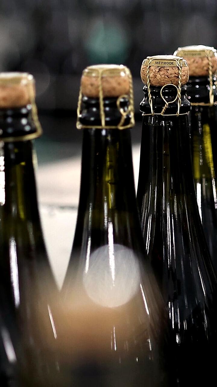 Северсталь подсчитала, сколько проволоки нужно для мюзле игристого вина