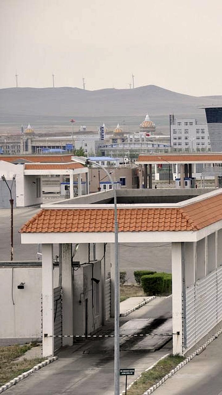 Задержка российских туристов на границе с Китаем: ожидание превышает 10 часов