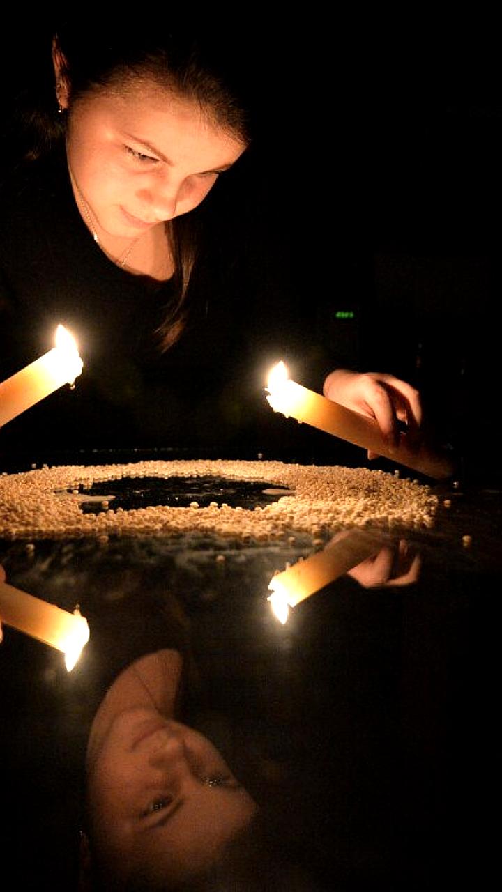 Мошенники предлагают гадания на Рождество, обещая исполнение желаний