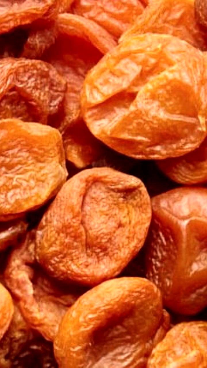 Узбекистан увеличил экспорт кураги и текстиля в 2025 году