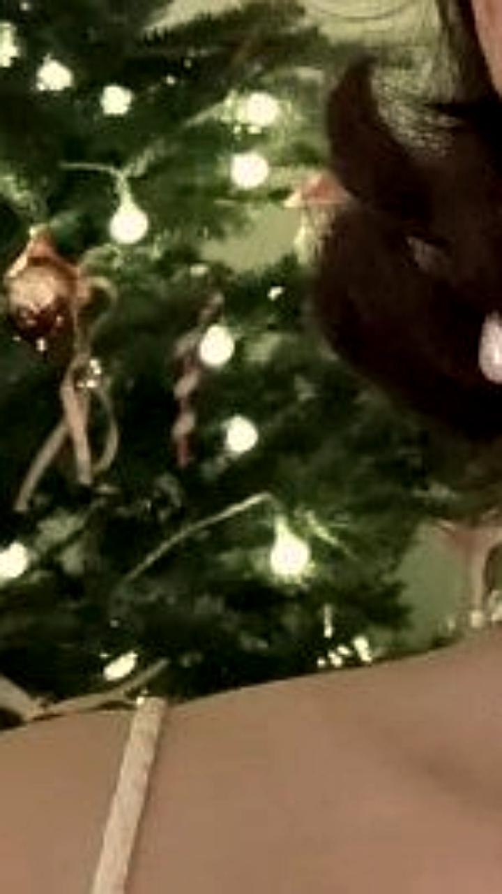 Девушка в Москве госпитализирована после неудачного новогоднего челленджа с мандарином