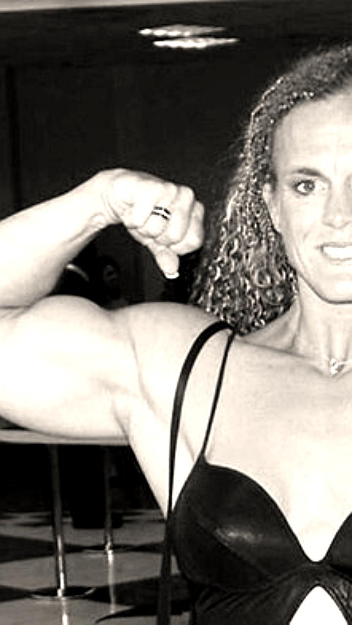 Умерла актриса и бодибилдерша Джейн Трка в возрасте 62 лет