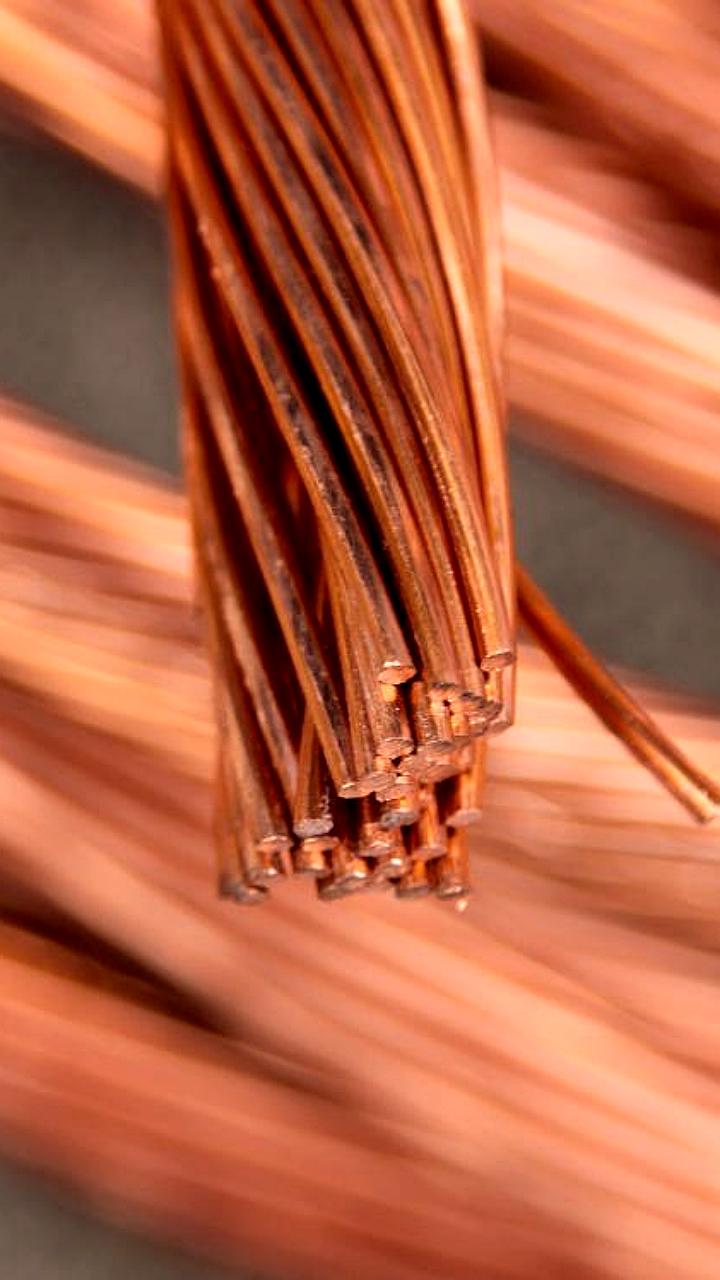 Рост цен на золото и коррекция на рынке металлов: прогнозы и факторы