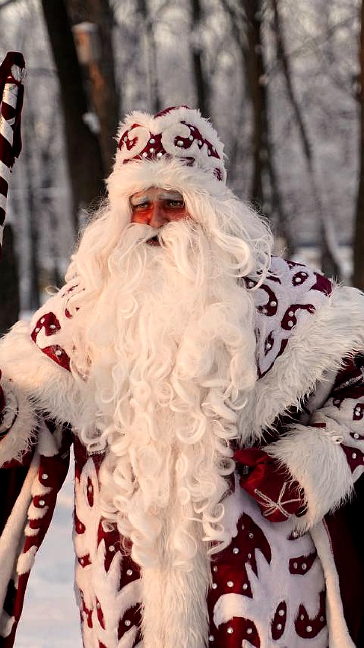 Волонтеры из Ивановской области поздравили детей в Луганске на ледовом празднике