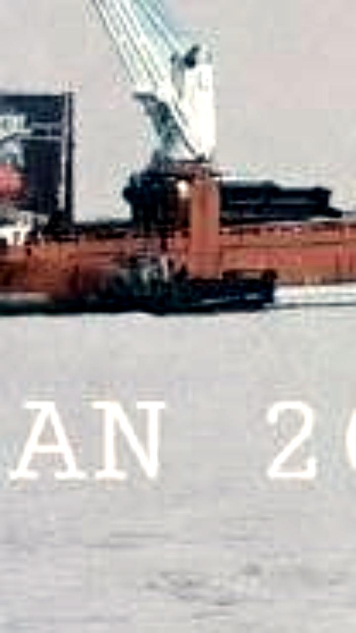 Сухогруз застрял в льдах Берингова моря, ведутся переговоры о помощи ледокола