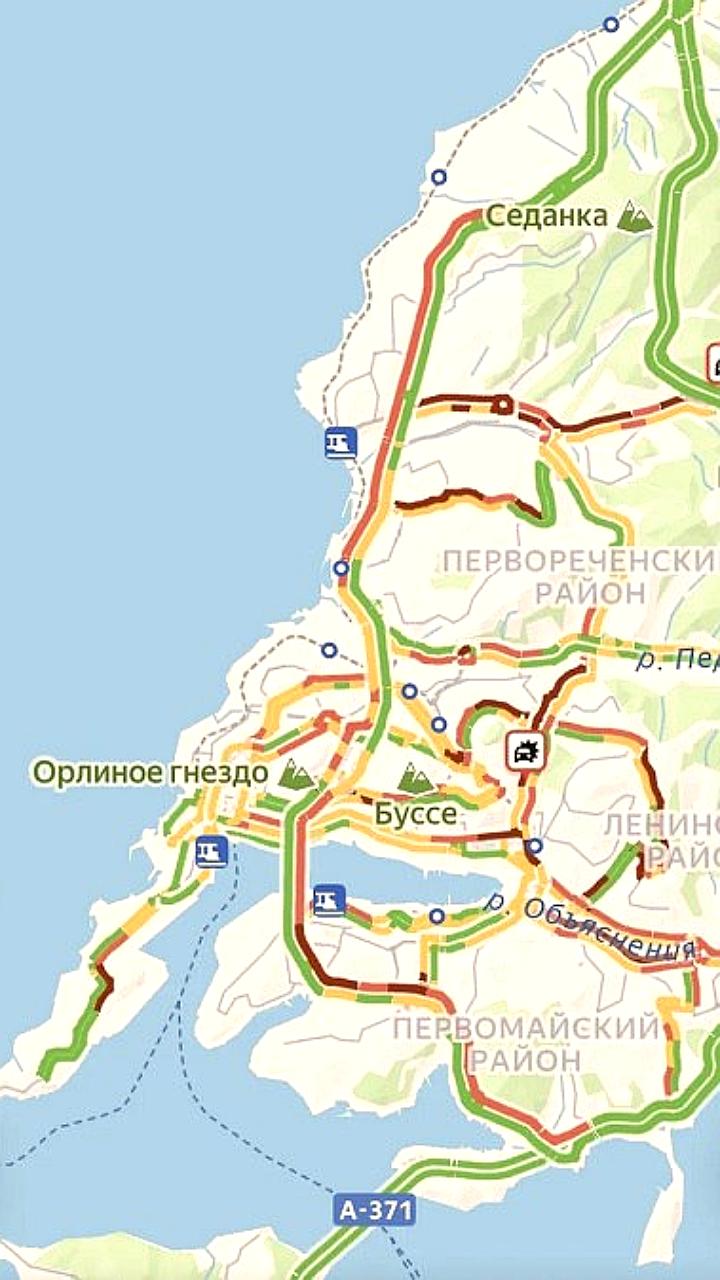 Владивосток столкнулся с девятибалльными пробками в первый рабочий день 2026 года