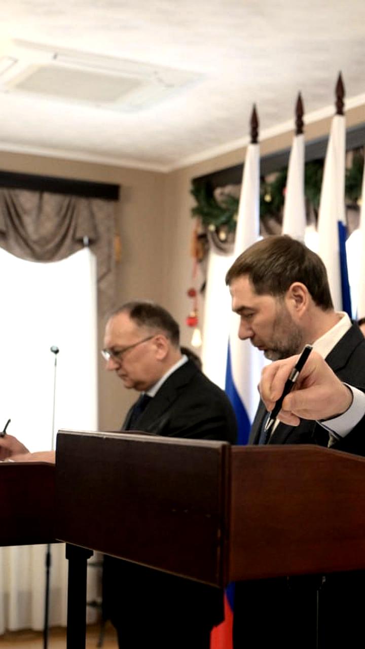 Губернатор Свердловской области Денис Паслер открывает отремонтированную школу в Нижнем Тагиле