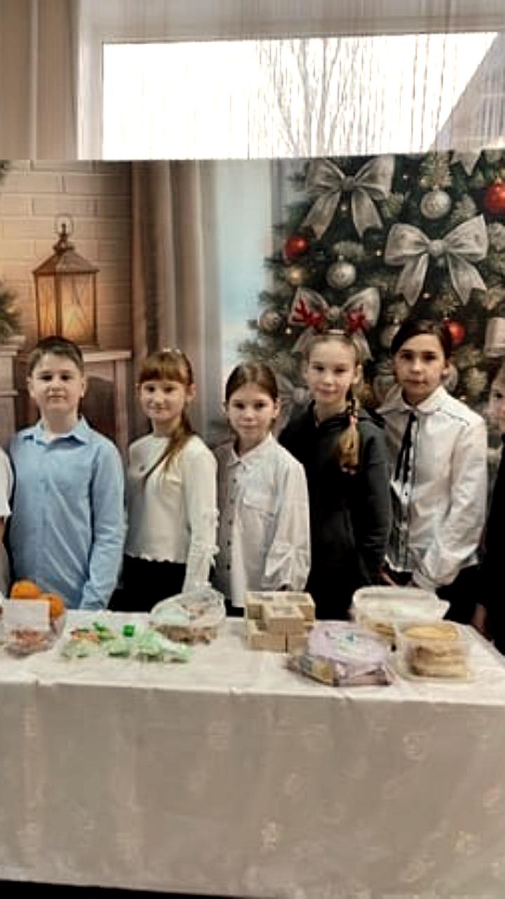 Новогодняя ярмарка и утренник в петроввальской школе: праздник творчества и волшебства