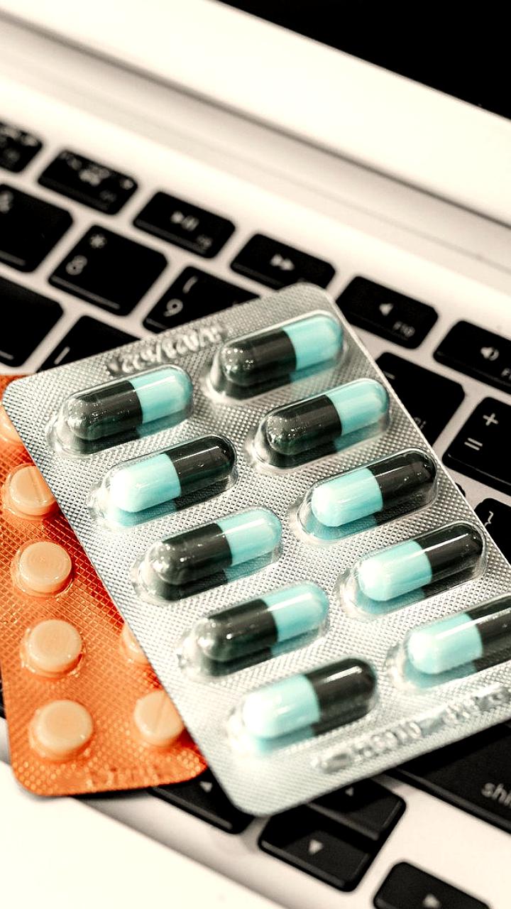 Росздравнадзор заблокировал 117 тысяч сайтов с незаконной продажей лекарств