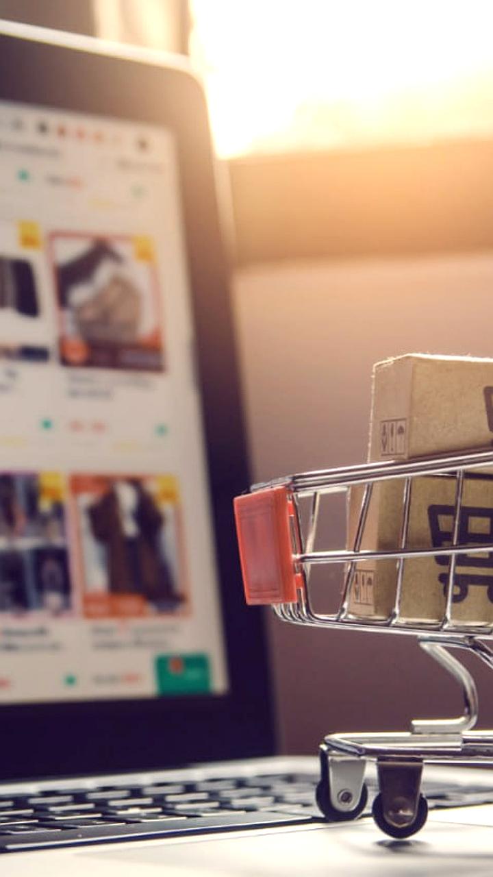 Снижение рекламных доходов в российских СМИ: печатные издания теряют, онлайн растет