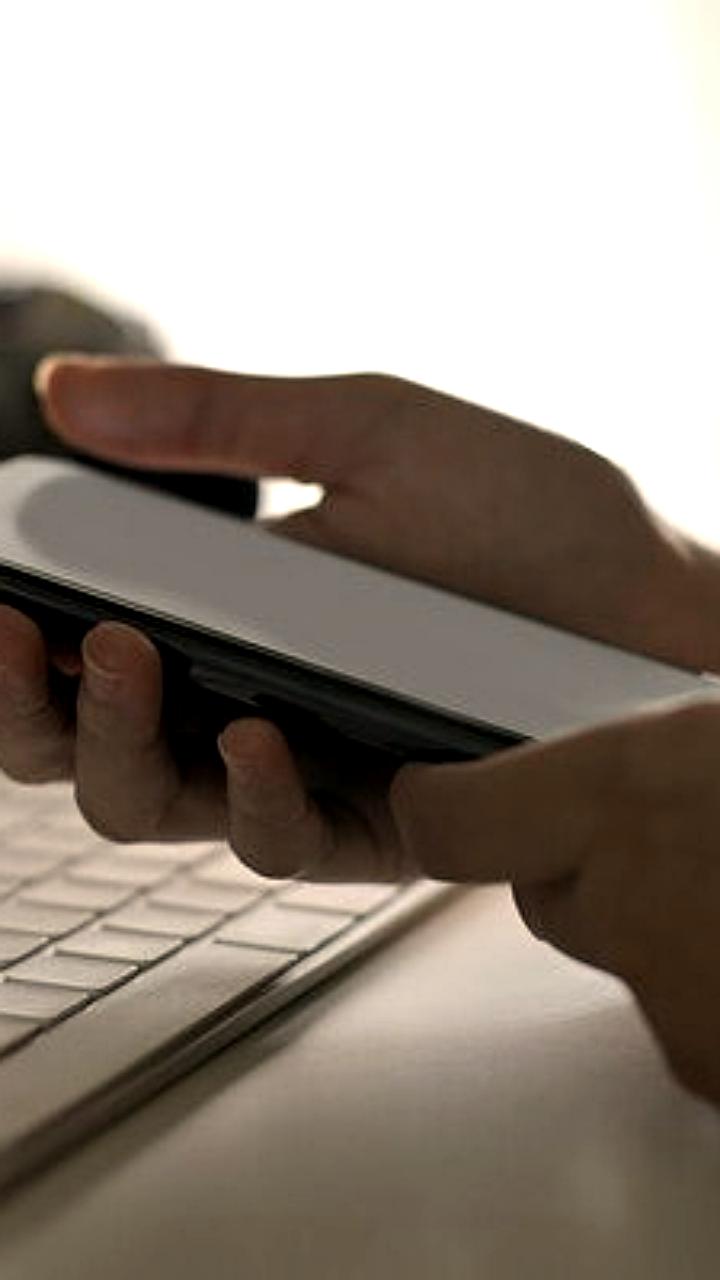 В России растет интерес к цифровой идентичности, в то время как Великобритания отказывается от обязательного цифрового ID