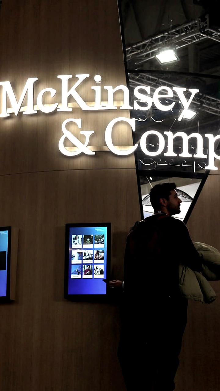 McKinsey увеличивает численность сотрудников и ИИ агентов