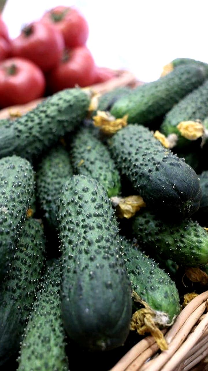 Рост цен на огурцы и снижение цен на помидоры в России