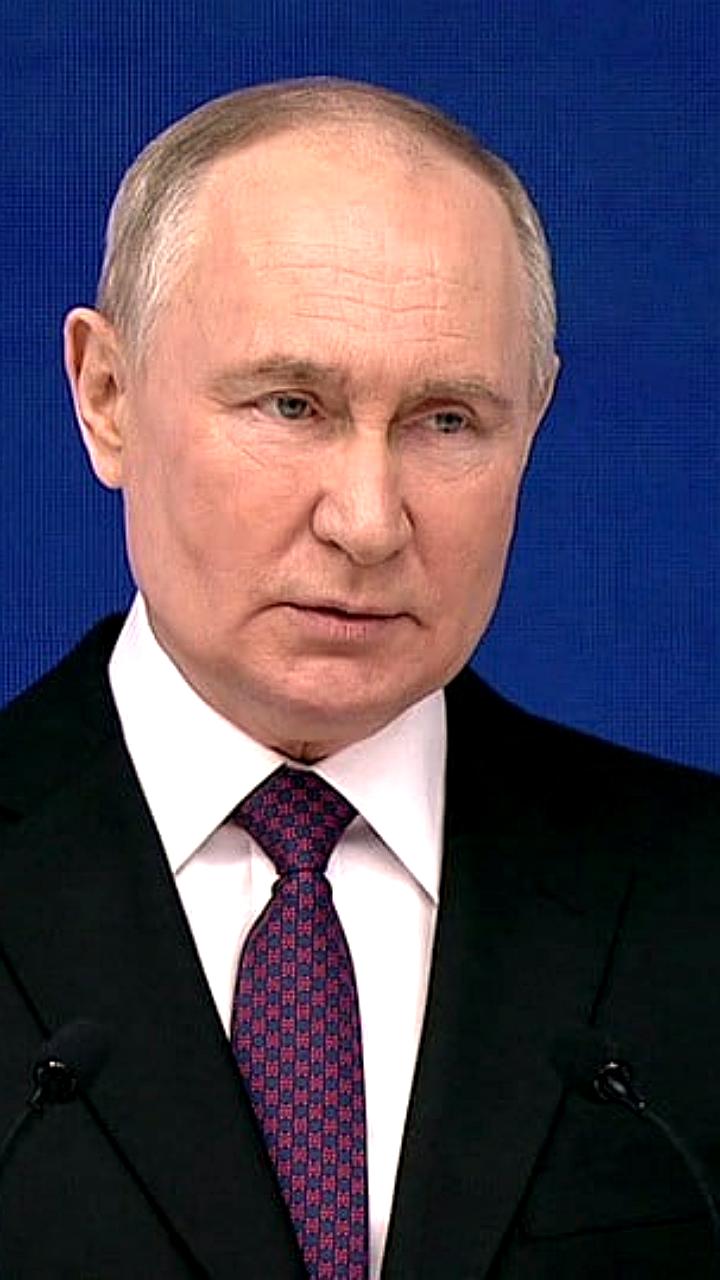 Путин примет верительные грамоты у послов 35 стран