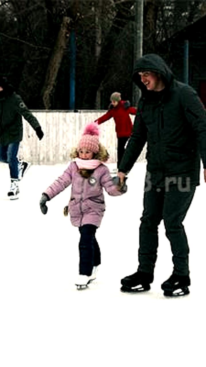 Где покататься на коньках этой зимой: новые катки в Москве и Гродненской области