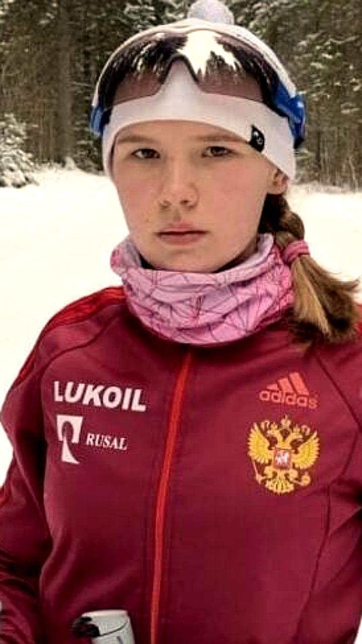 Алина Пеклецова одерживает победу на этапе Кубка России по лыжным гонкам в Казани