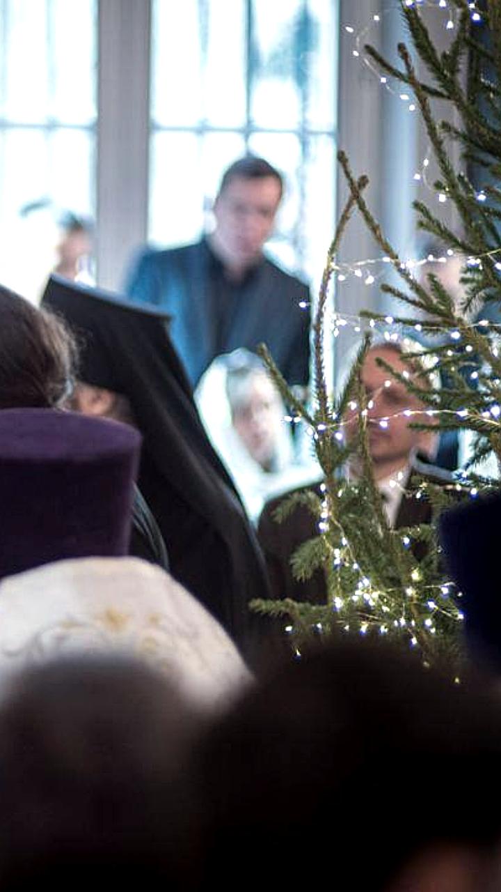 Божественные литургии в честь митрополита Евлогия и епископа Сергия