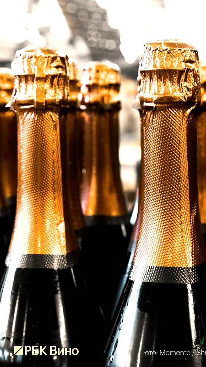 Российское игристое вино лидирует в продажах на Новый год 2025-2026