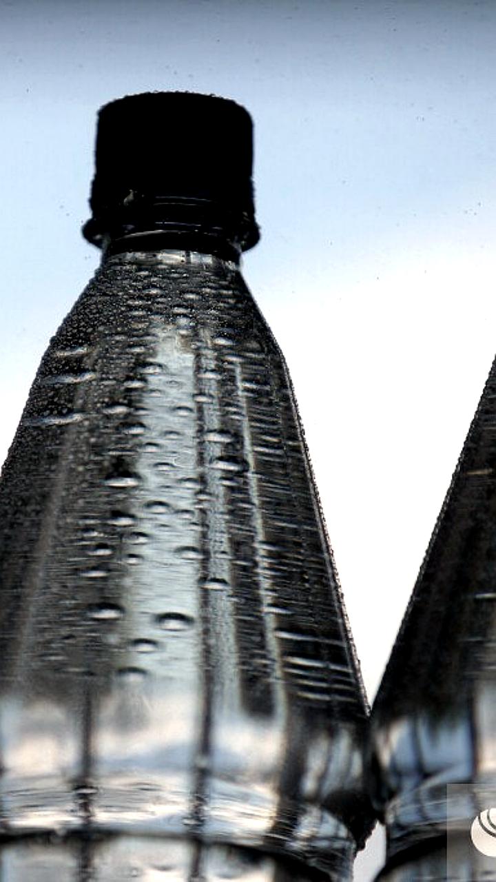 Врачи предупреждают о рисках газированной воды для людей с заболеваниями ЖКТ