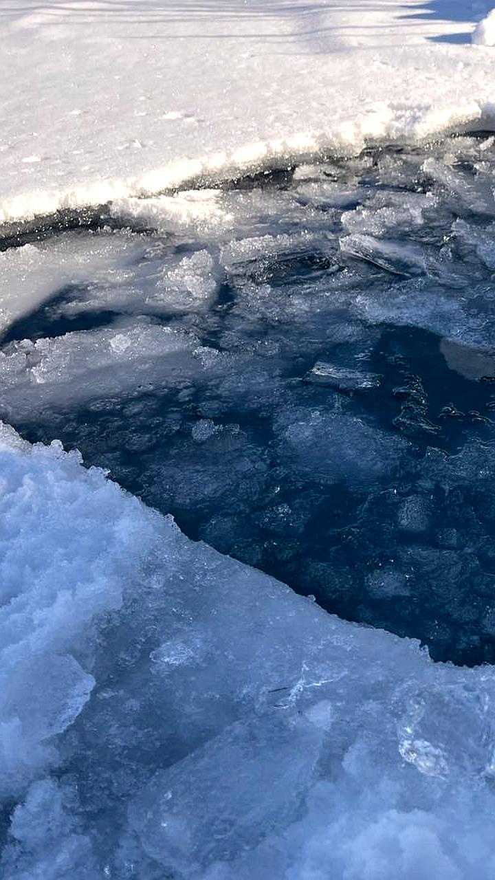 Крещенские купания: мужчины чаще участвуют, молодежь проявляет интерес