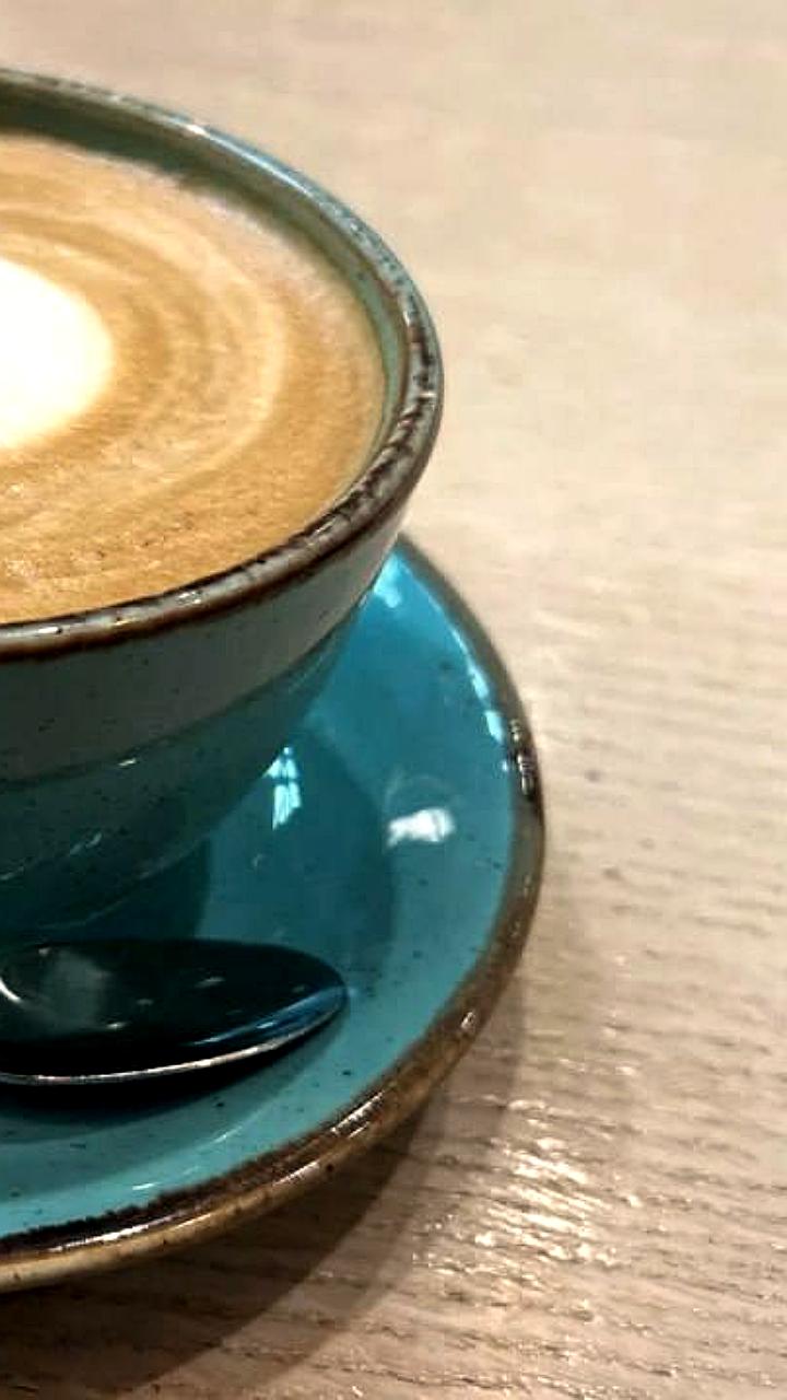 Сокращение классических кофеен в Москве на 12% в 2025 году на фоне роста точек с кофе навынос